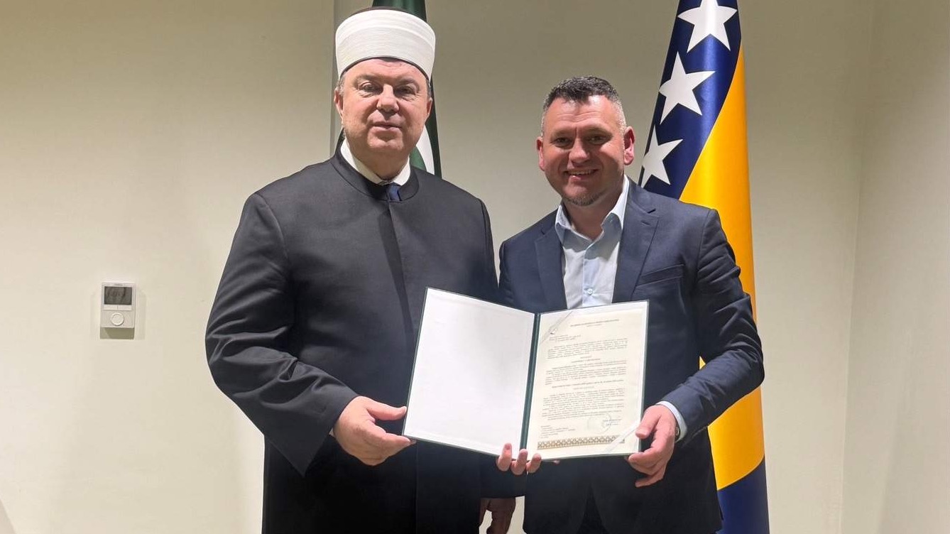 Uručen dekret glavnom imamu Islamske zajednice Bošnjaka u Velikoj Britaniji