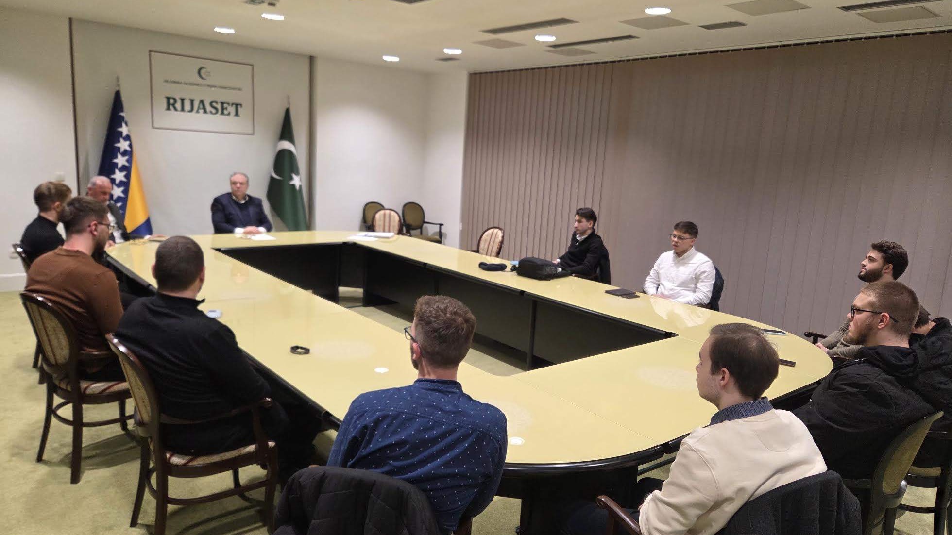 Uprava za vjerske poslove upriličila radni sastanak sa studentima FIN-a   