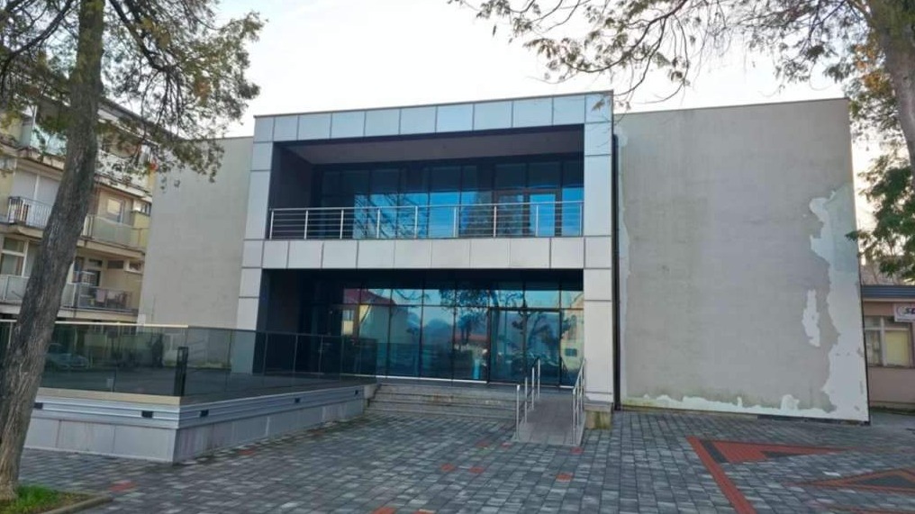 Federacija BiH i USK ulažu 300.000 KM u rekonstrukciju škole u Velikoj Kladuši