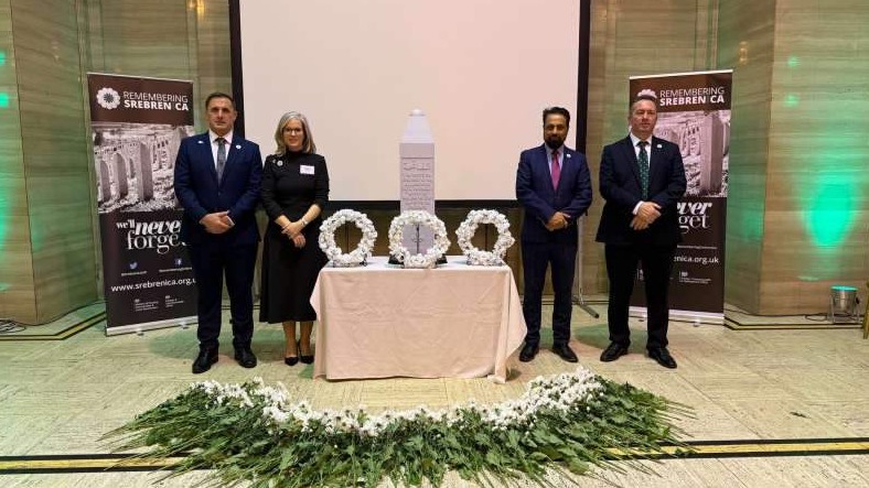 U Walesu otkriven kamen-spomenik posvećen genocidu u Srebrenici