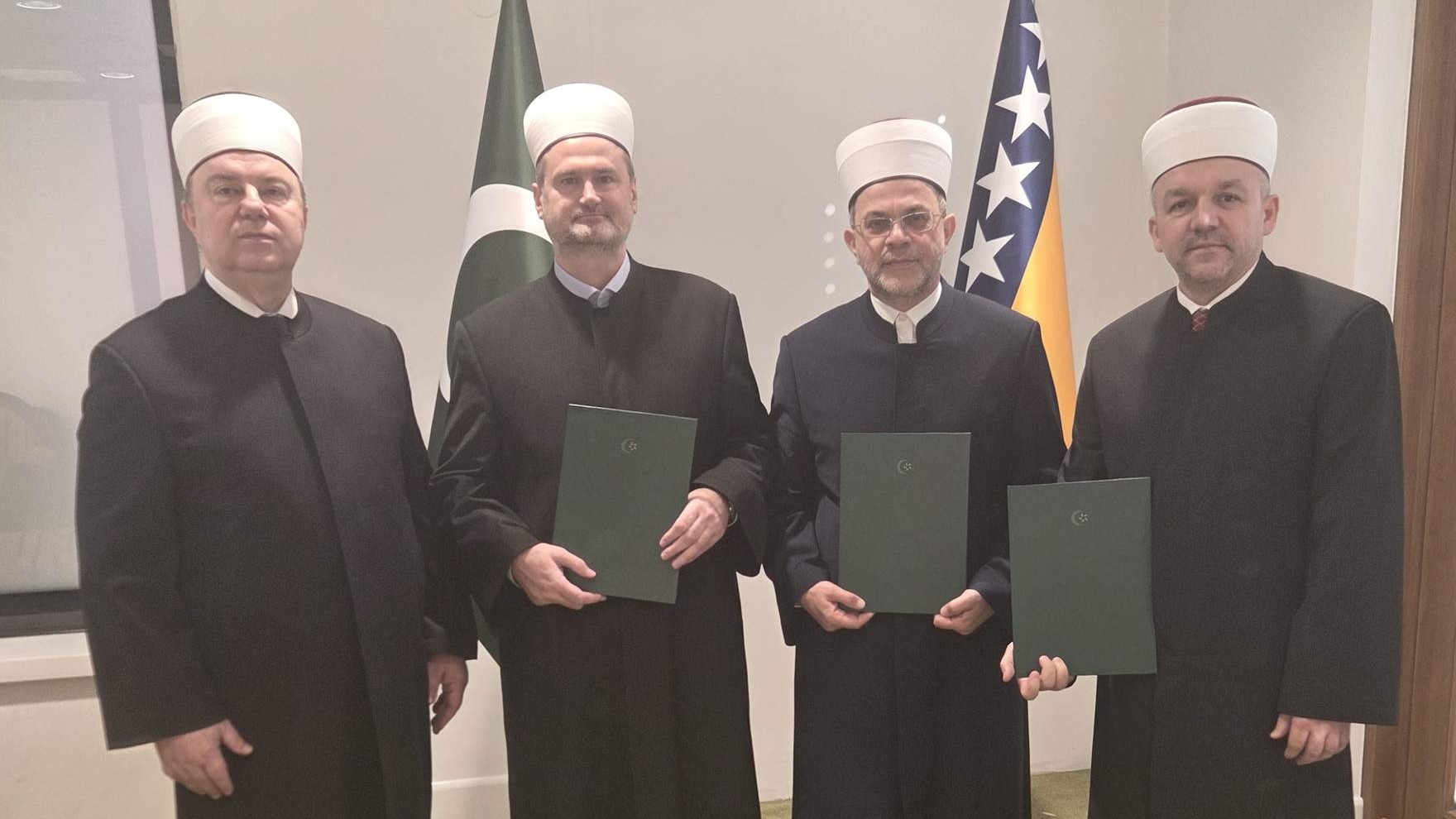 Uručeni dekreti hatibima džamije "Kralj Fahd" u Sarajevu