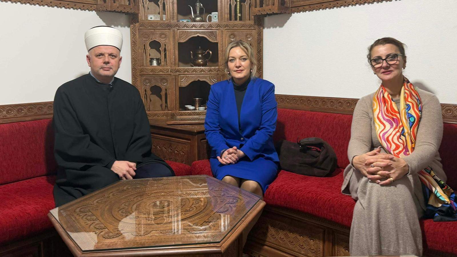 Ambasadorica BiH u Norveškoj posjetila Islamsku zajednicu Bošnjaka