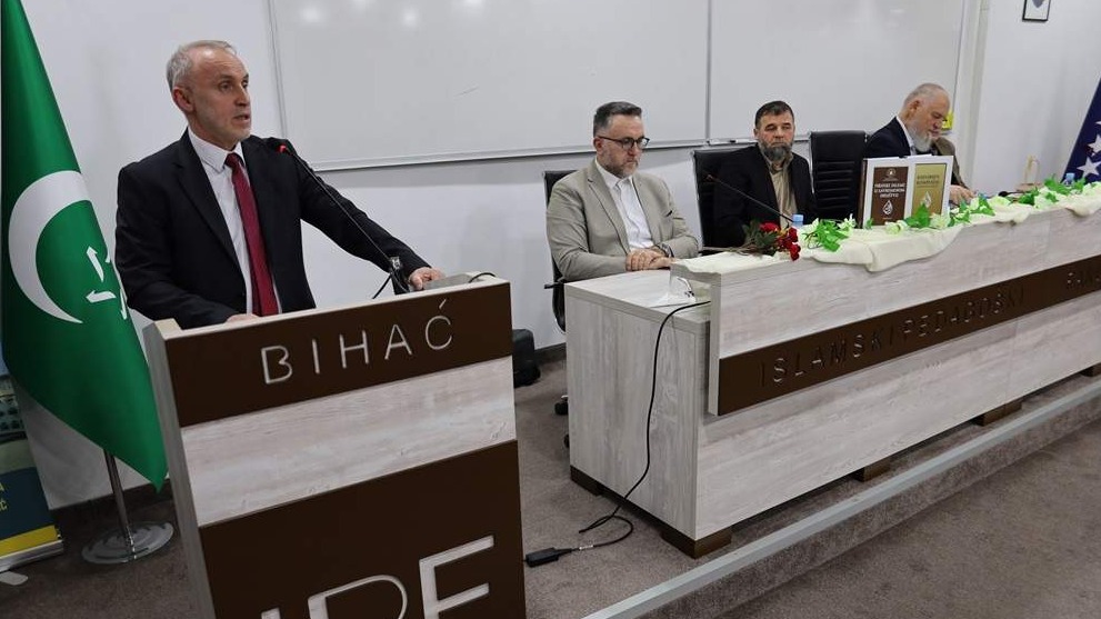 U Bihaću upriličen razgovor o šerijatsko-pravnim izazovima modernog doba i promocija dvije knjige iz šerijatskog prava