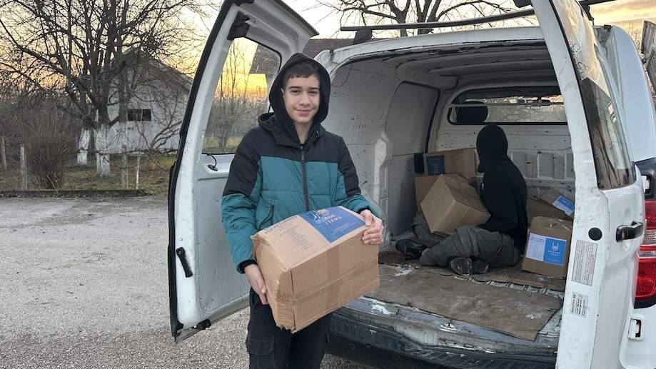 Mladi MIZ Kozarac posjetili šehidske i socijalno ugrožene porodice