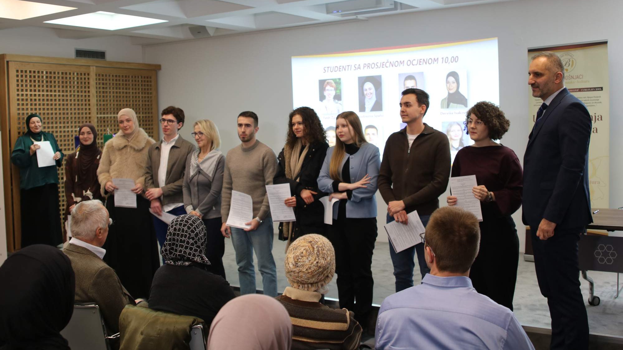 Potpisani ugovori o stipendiranju učenika i studenata iz Fonda "Bošnjaci": Prijateljski pružena ruka