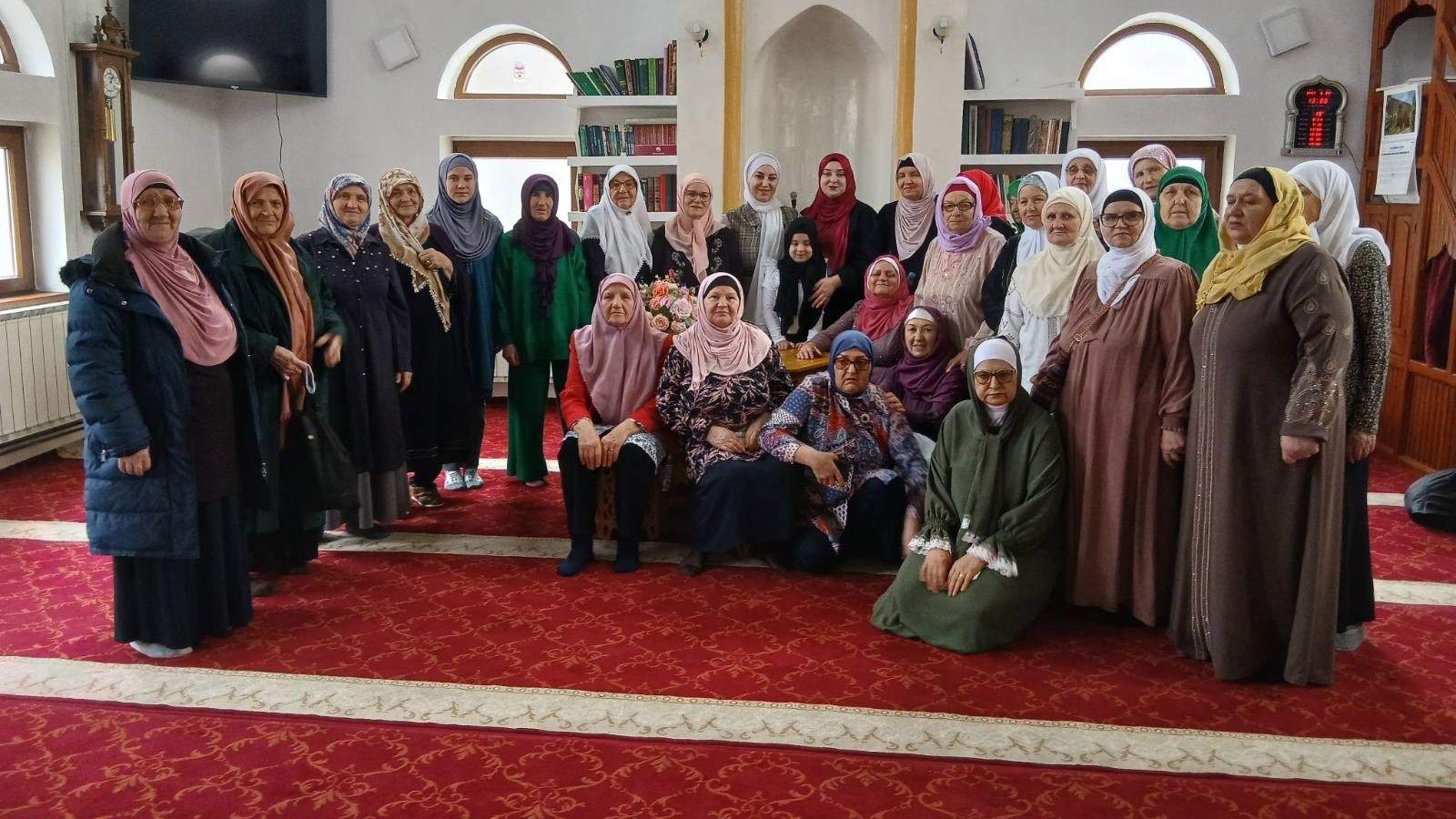 MIZ Tuzla: Održan edukativni program za žene u Vikaljskoj džamiji