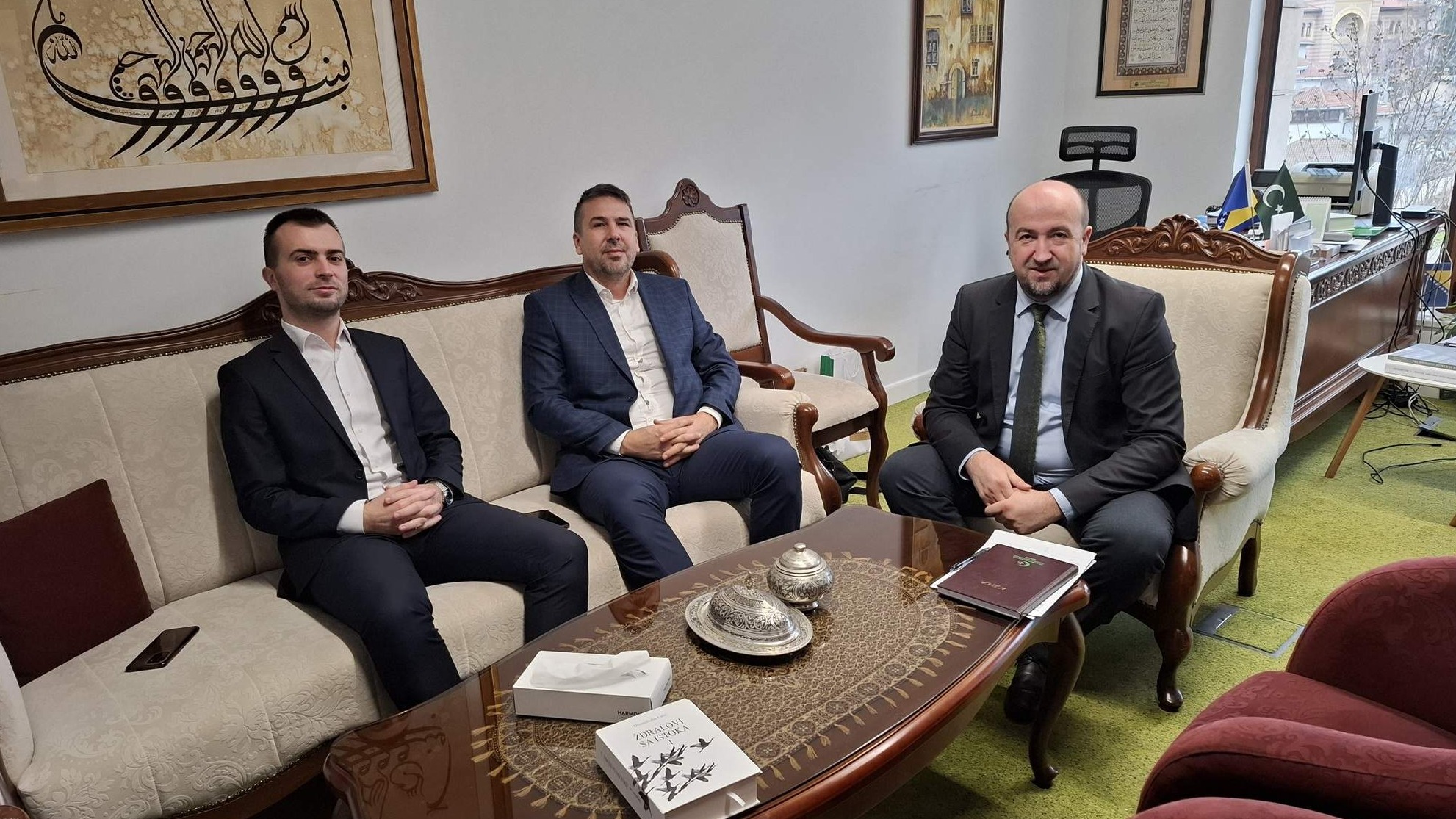 Direktor Uprave za vanjske poslove i dijasporu Muhamed Jusić primio novog direktora Vakufske direkcije Husu Salihovića u radnu posjetu