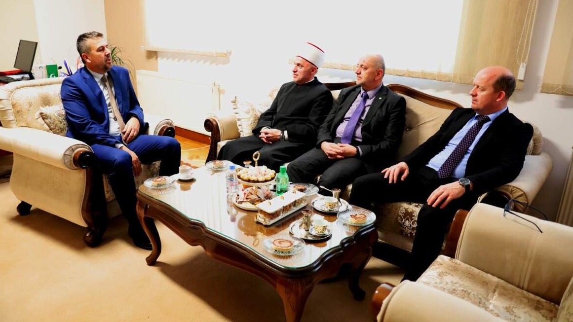 Muftija Kudić sa saradnicima posjetio novoimenovanog direktora Vakufske direkcije g. Husu Salihovića