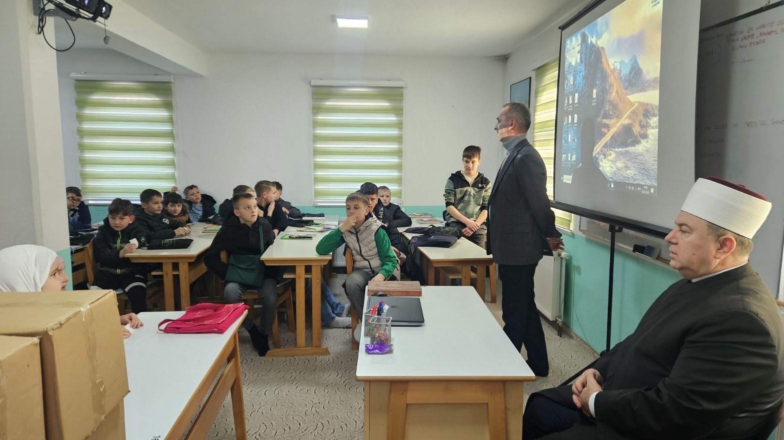 Direktor Uprave za vjerske poslove posjetio MIZ Bužim