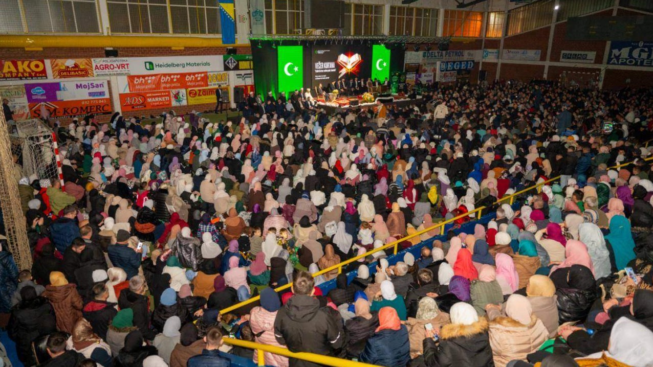 Tradicionalna Večer Kur'ana u Kaknju: Podsjetnik na blagodati i svakodnevno slijeđenje Objave 