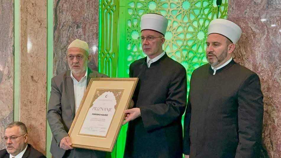 U Tuzli održana 19. večer Kur’ana: Allahova Knjiga oplemenjuje srca i jača naš saf