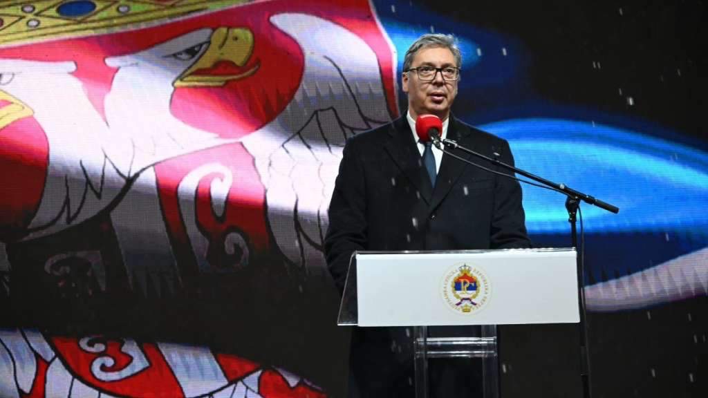 Od sarajevskog stativa do trebinjskih haubica: Šta nam Vučić poručuje iz Trebinja