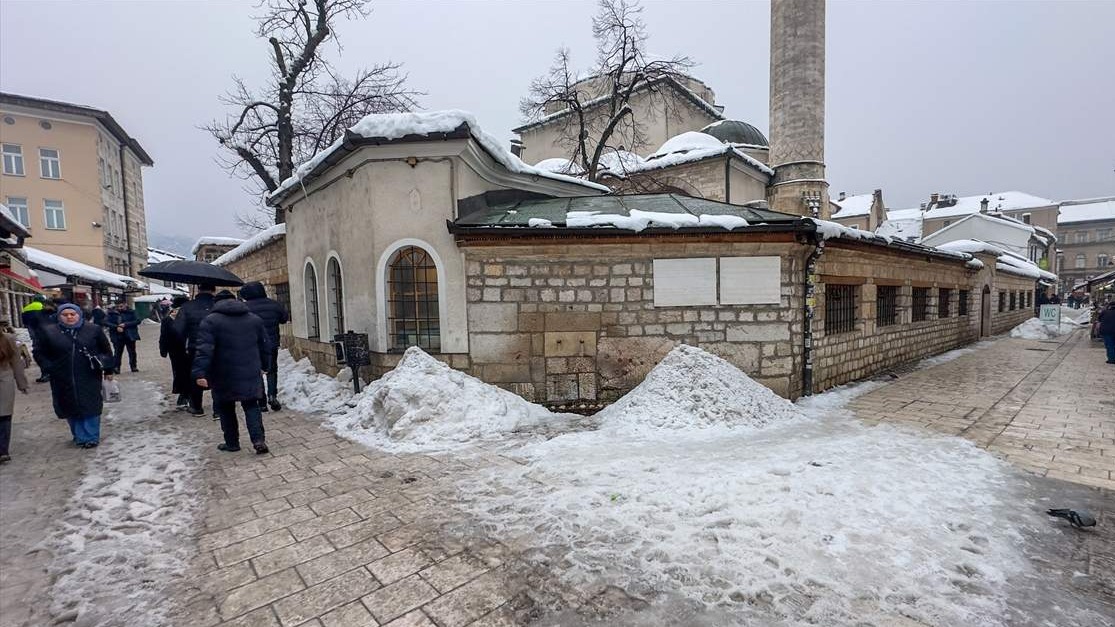 Snijeg i poledica otežavaju saobraćaj i svakodnevnicu u zemljama regiona