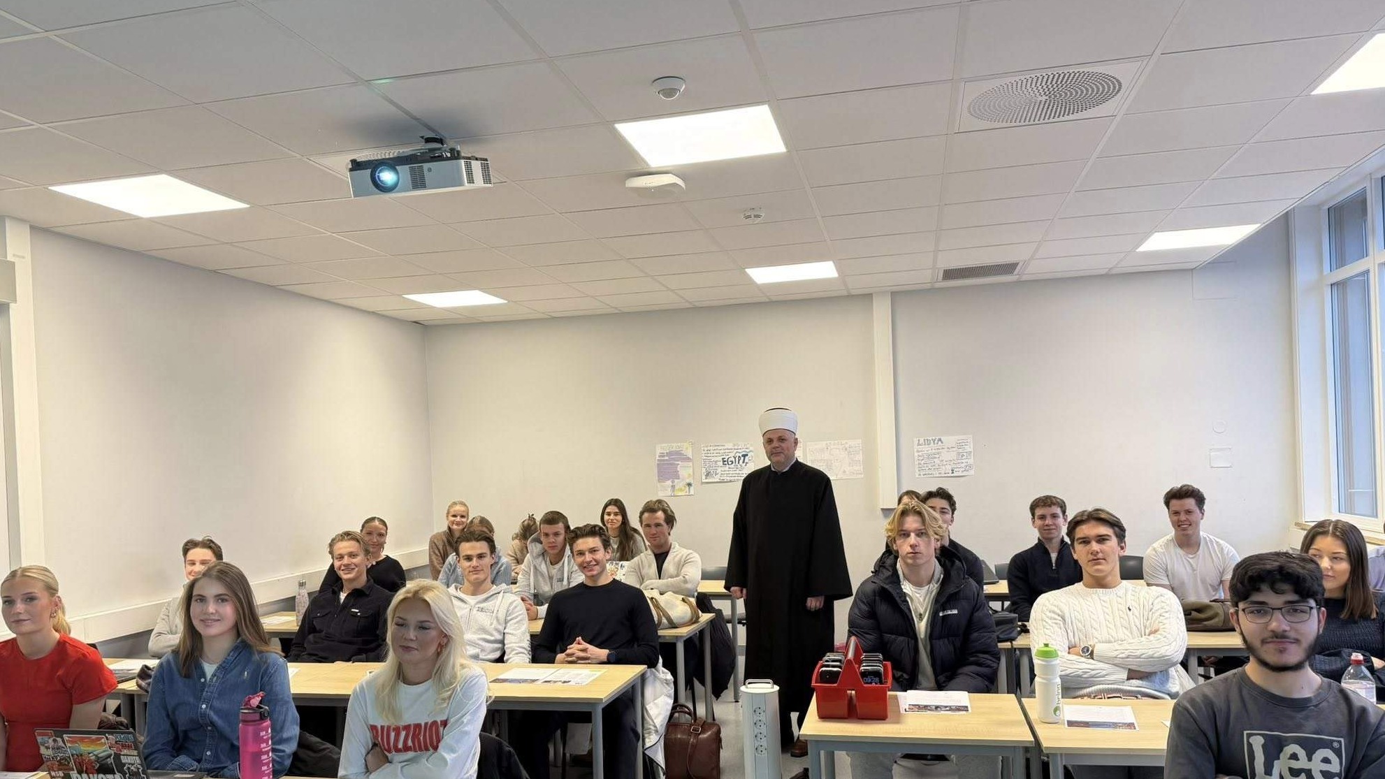 Norveška: Glavni imam Edin-ef. Mezit održao predavanje za učenike srednje škole u Sandefjordu