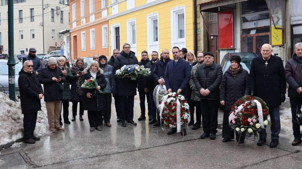 Obilježena 33. godišnjica masakra u Isevića sokaku: Ubijeni čekajući u redu za vodu