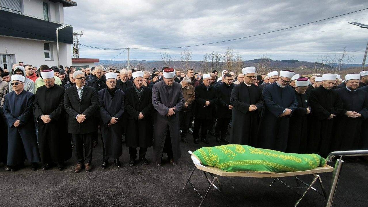 Klanjana dženaza rahmetli Mini Jusić na Konjodoru