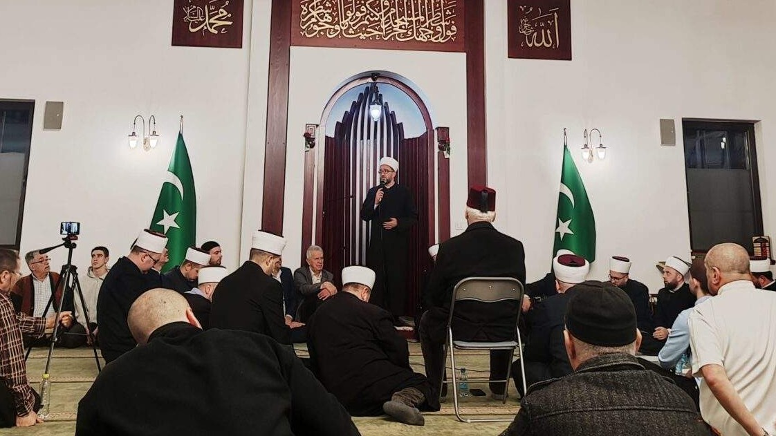 Medžlis Sarajevo: Centralni program povodom Lejletul-Miradža i Dana Vakifa održan u Bosanskoj džamiji