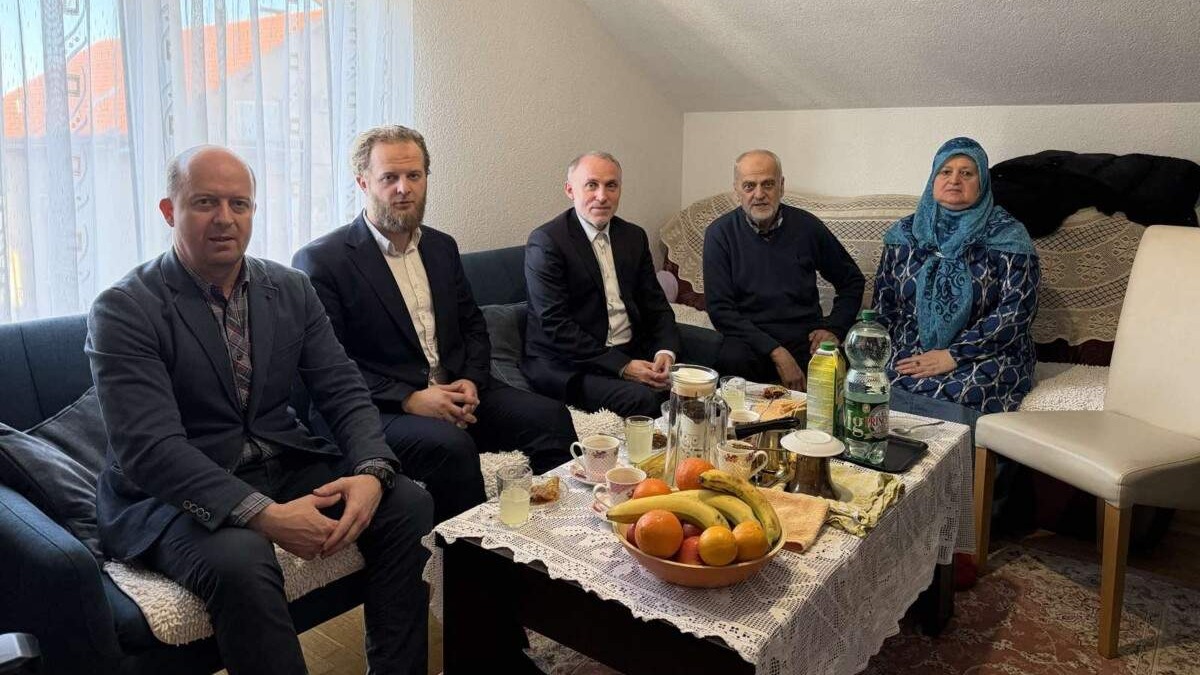 Muftija Kudić sa saradnicima posjetio muftiju u penziji Hasan-ef. Makića