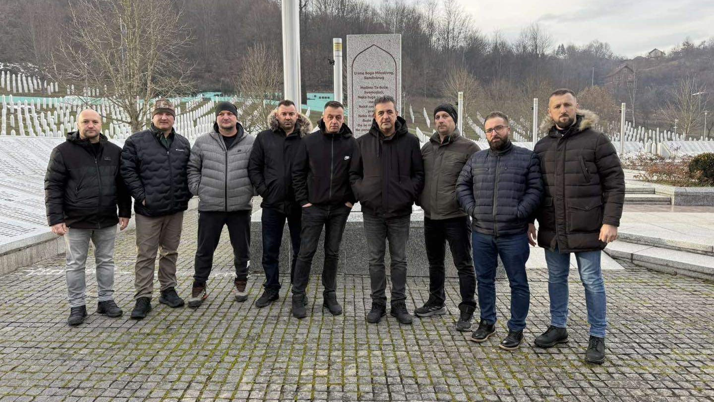 Džematlije iz Livna posjetile Memorijalni centar Potočari i Srebrenicu