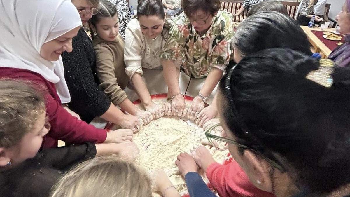 Bijeljina: Tradicija i identitet teme druženje za žene i djevojke 