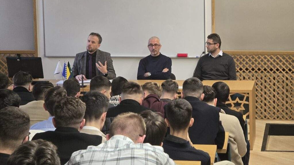 Dodijeljena rješenja studentima UNSA FIN za ramazansku imamsko-muallimsku praksu