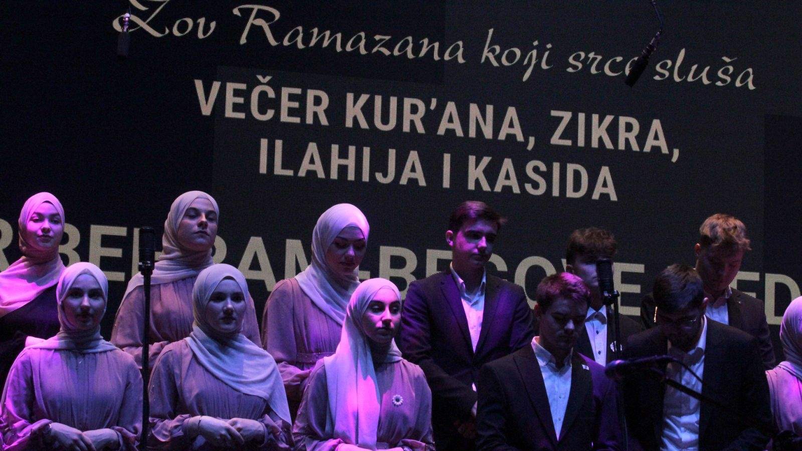 „Zov Ramazana koji srce sluša“: U Tuzli održana Večer Kur’ana, zikra, ilahija i kasida