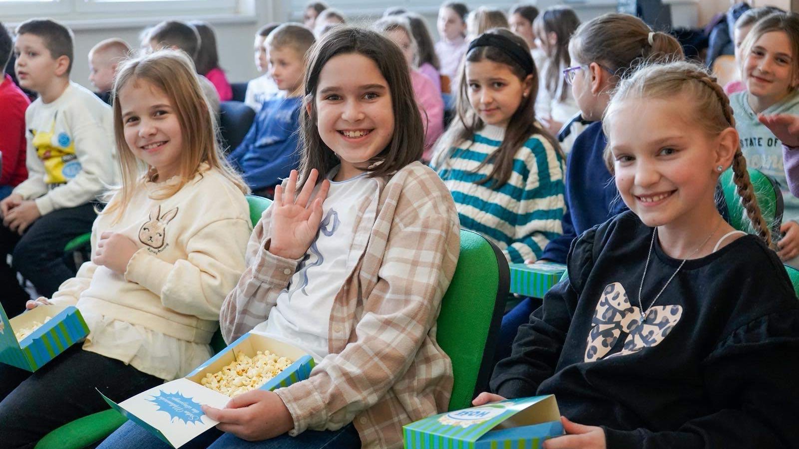 Hoše komerc donirao vrijednu opremu Osnovnoj školi „Amer Ćenanović“