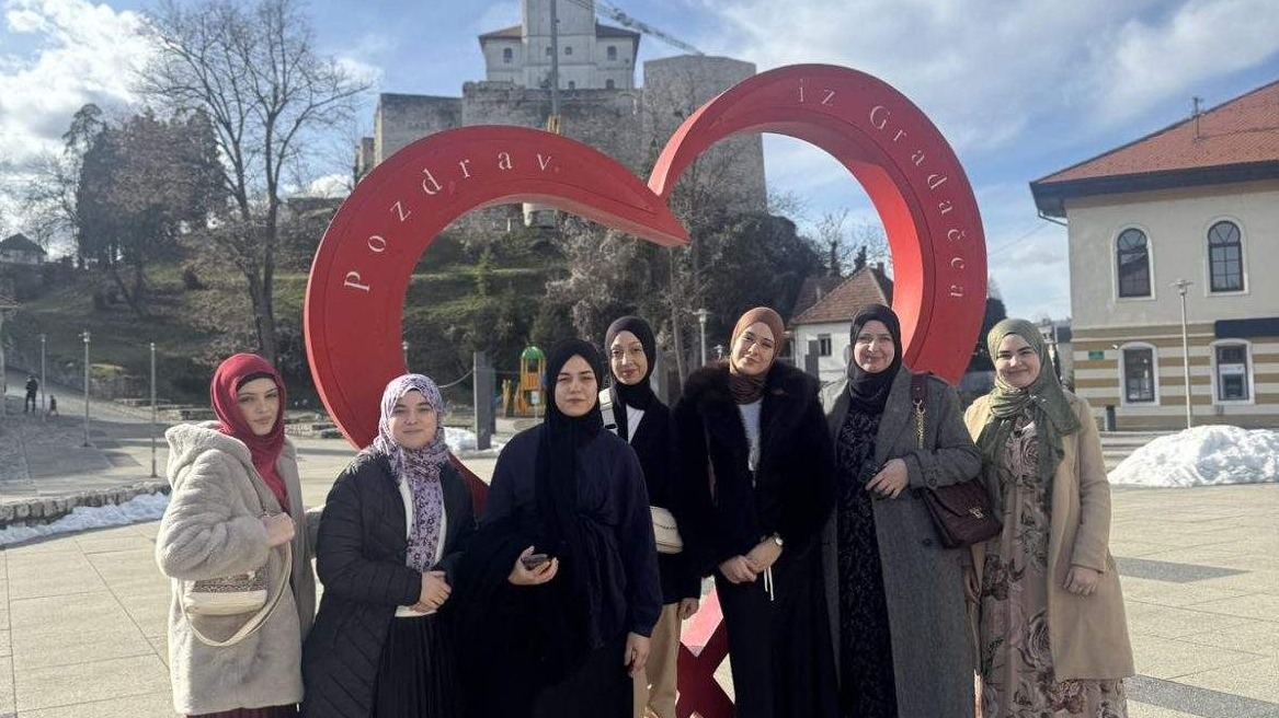 "Partnerstvo medresa": Razmjena učenica sarajevske i tuzlanske medrese