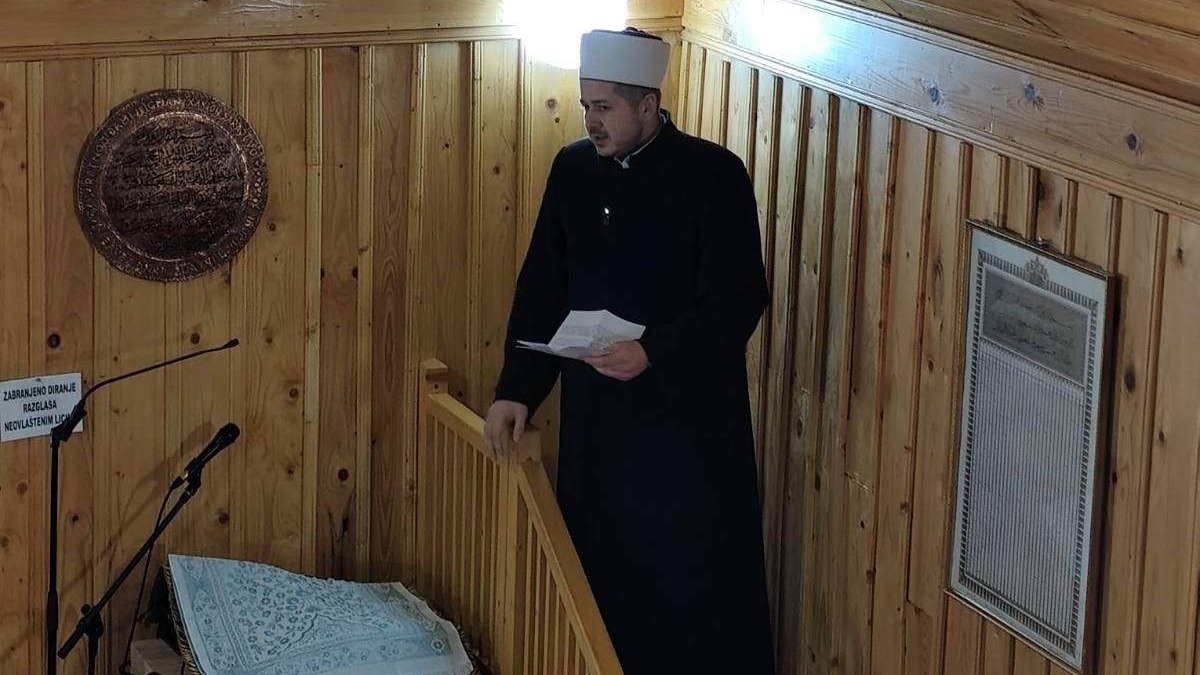 Hutba efendije Hamzakadića u Igmanskoj džamiji: Život na ovom svijetu je suviše kratak da bismo imali vremena za mržnju