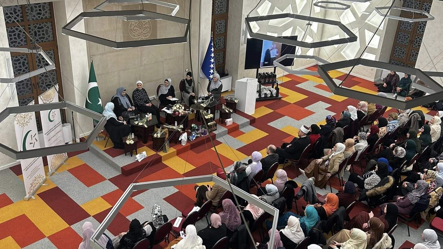 Zenica: Tribina “Hidžab u javnom prostoru”