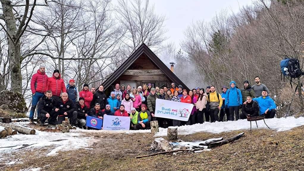 'Prenj - Glogošnica 1979' okupio bh. planinare na pohodu za pomoć Udruženju 'Budi mi prijatelj'