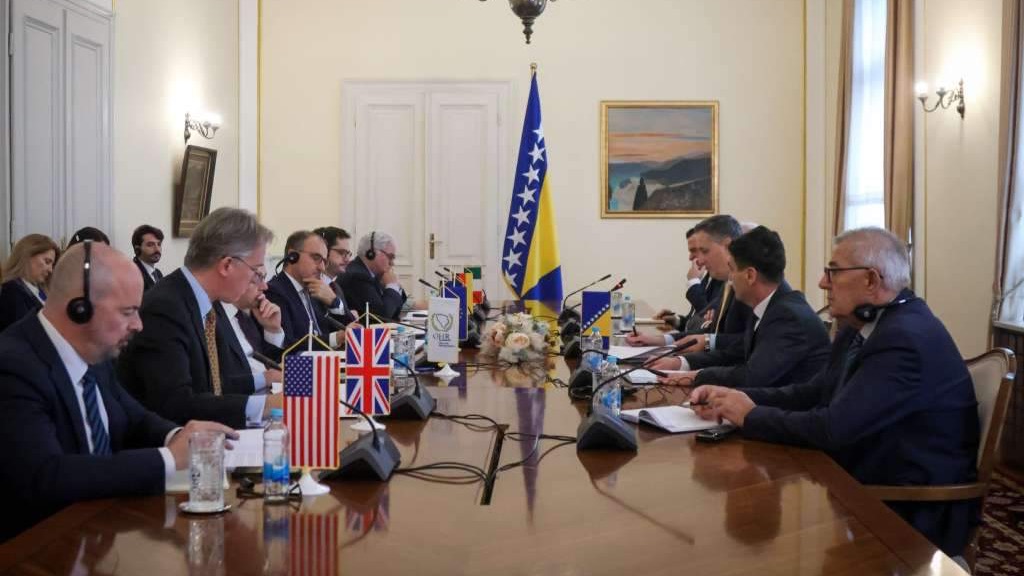 Bećirović s ambasadorima Kvinte: Potvrđena snažna međunarodna posvećenost nezavisnosti, suverenitetu, teritorijalnom integritetu i stabilnosti BiH