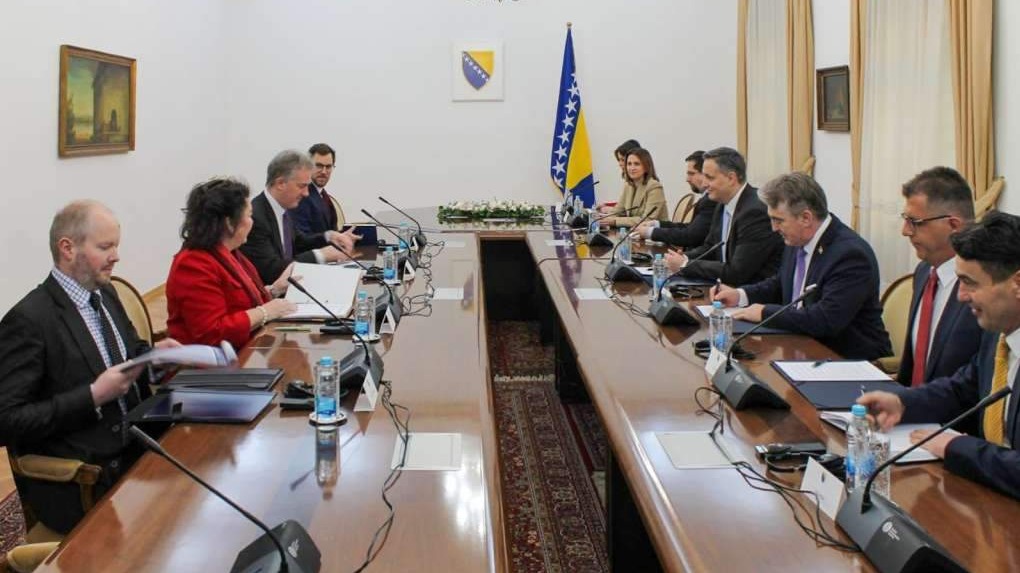 Komšić i Bećirović: Prijem za specijalnu britansku izaslanicu za zapadni Balkan