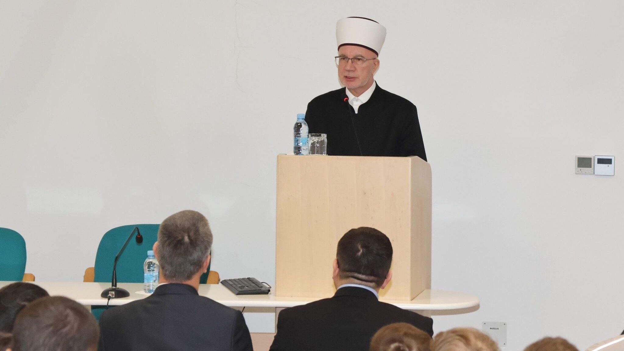 Seminar Muftijstva tuzlanskog: Stručno osnaživanje i unaprjeđenje profesionalnih kompetencija mladih imama i muallima