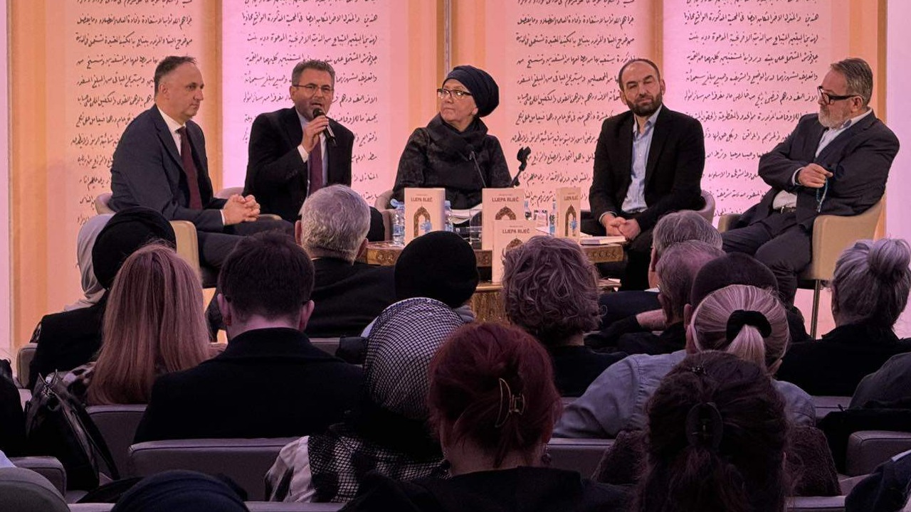 Sarajevo: Upriličen razgovor o knjizi "Lijepa riječ: mudrost Kur'ana i hadisa kroz godinu" autora hfz. dr. Benjamina Idriza.