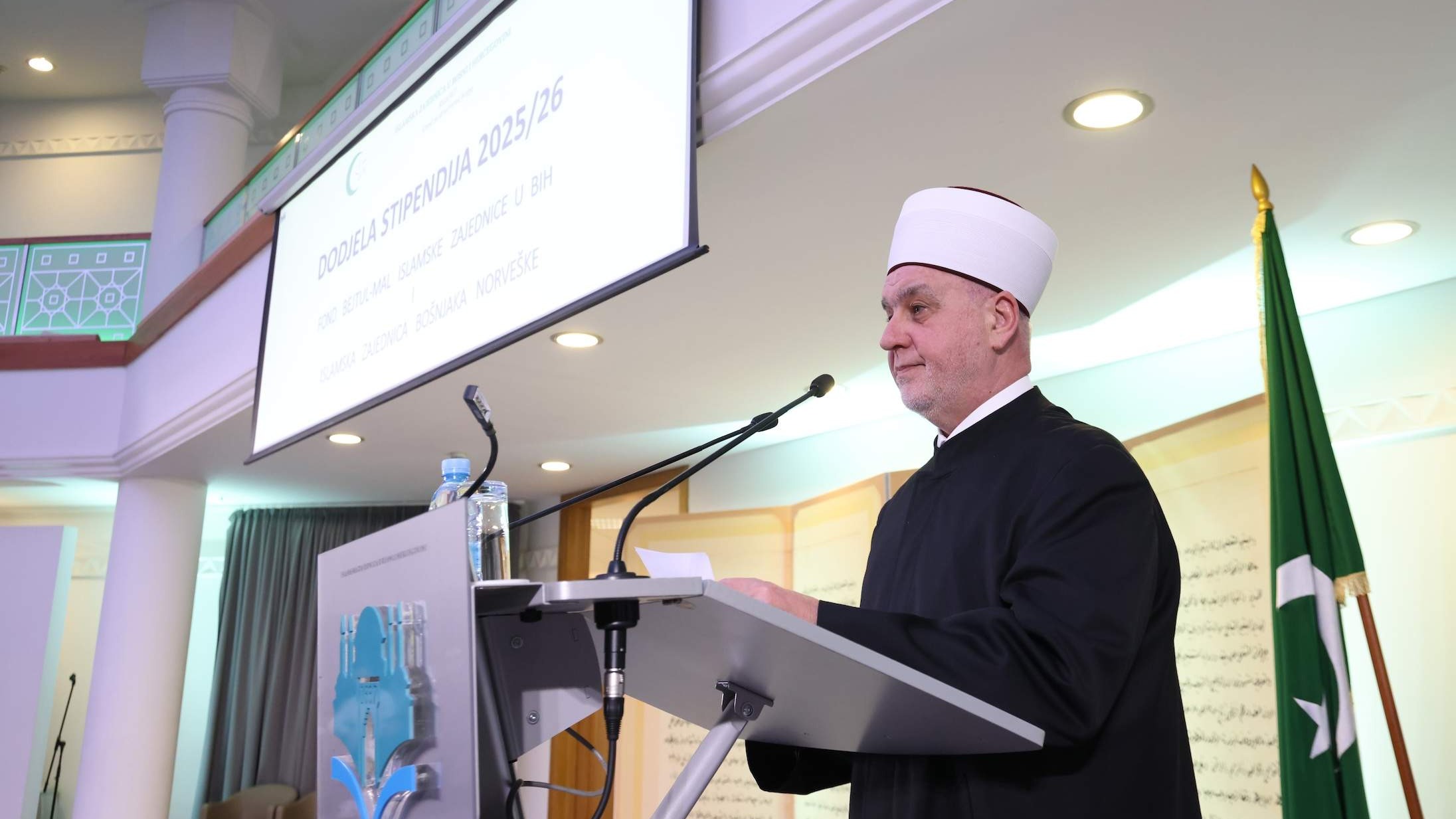 Reisul-ulema Kavazović na dodjeli stipendija iz Bejtul-mala: Potrebne su reforme države u svim segmentima