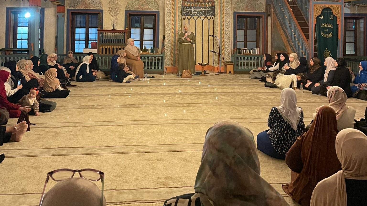 Predramazansko predavanje u travničkoj Šarenoj džamiji: "Ramazan nas uči da usporimo"