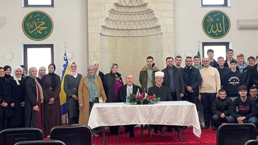 Predramazanski susret muftije Smajlovića sa rukovodstvom, profesorima i učenicima Medrese "Reis Ibrahim-ef. Maglajlić"