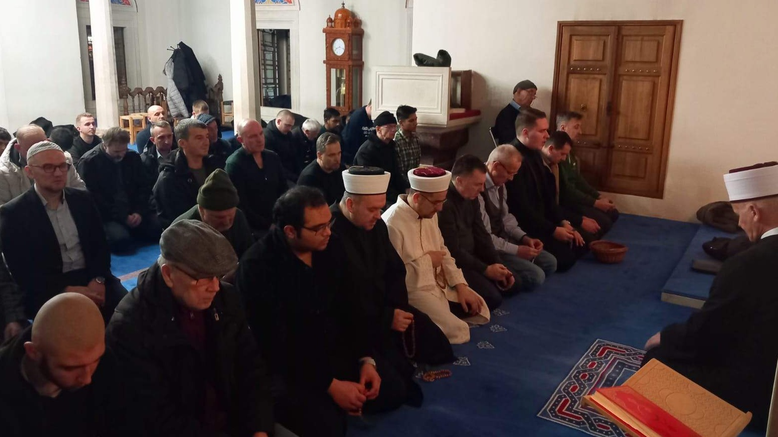 Muftija Smajlović prisustvovao teravih-namazu u Ferhat-pašinoj džamiji