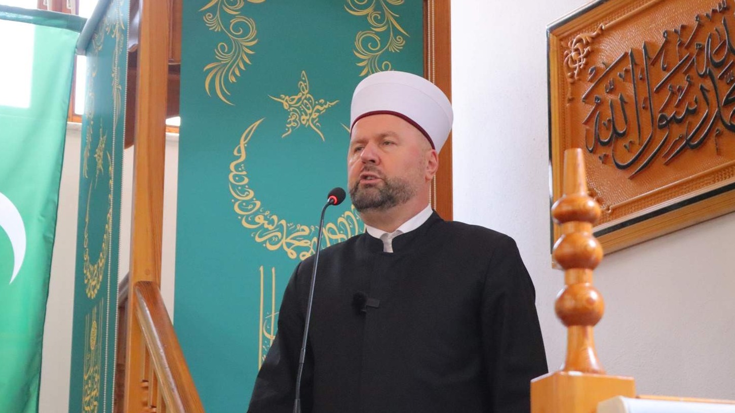 Ramazanska hutba muftije Dizdarevića: Post, teravije i zajednički ibadeti očuvali su vezu vjernika s vjerom u najtežim vremenima