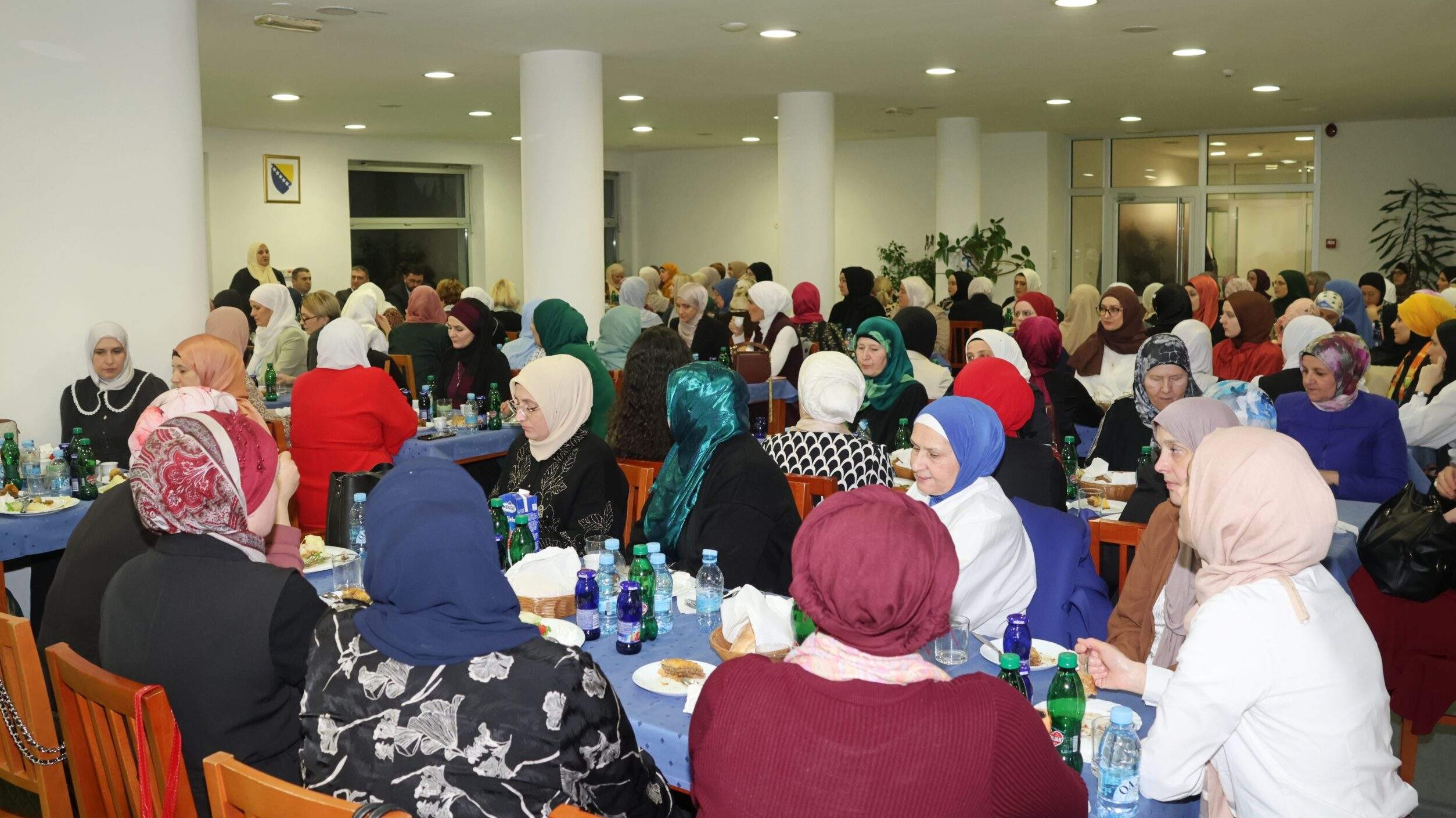 Muftijstvo tuzlansko:  Tradicionalni iftar za Bošnjakinje