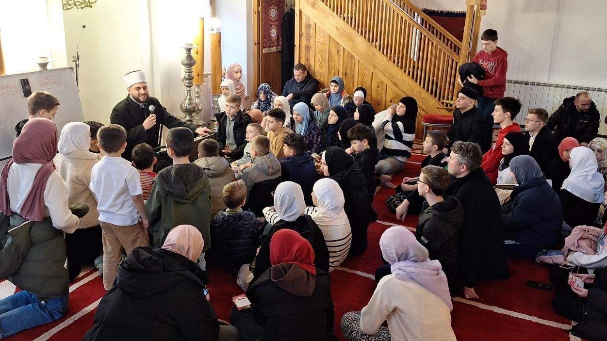 Ramazanska praksa: Večeri pod krovom Bakareve džamije