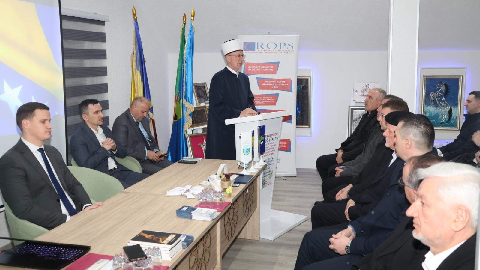 Muftija Fazlović i premijer Halilagić iftarili sa štićenicima i uposlenicima CROPS-a