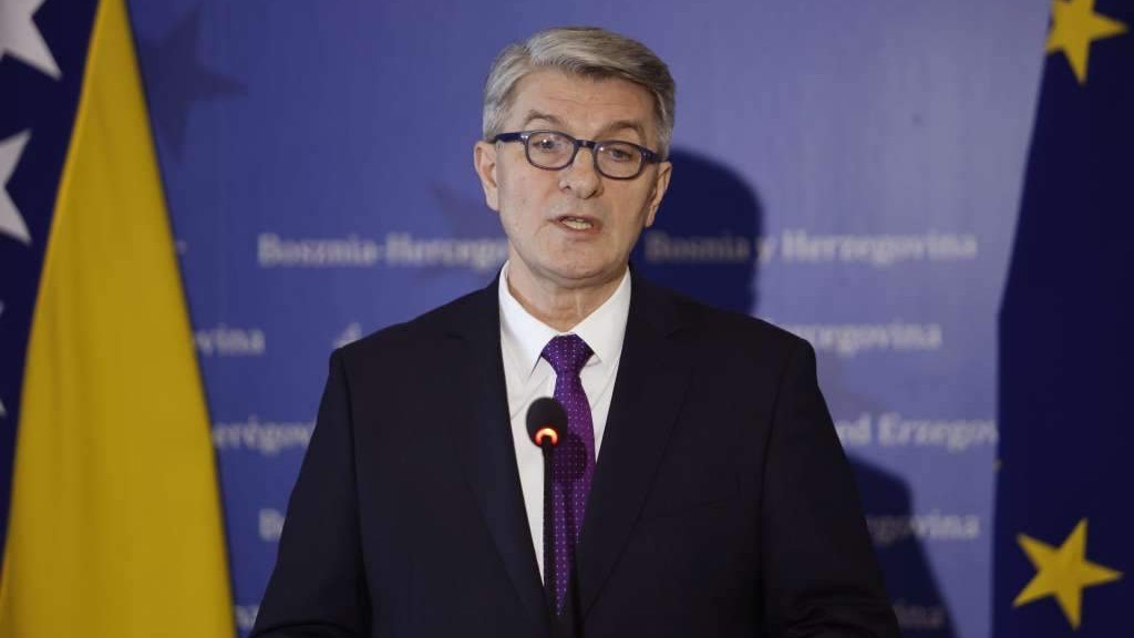 Mehmedović pisao Schmidtu: U Vašim je rukama sudbina BHRT-a, jednog od stubova države BiH