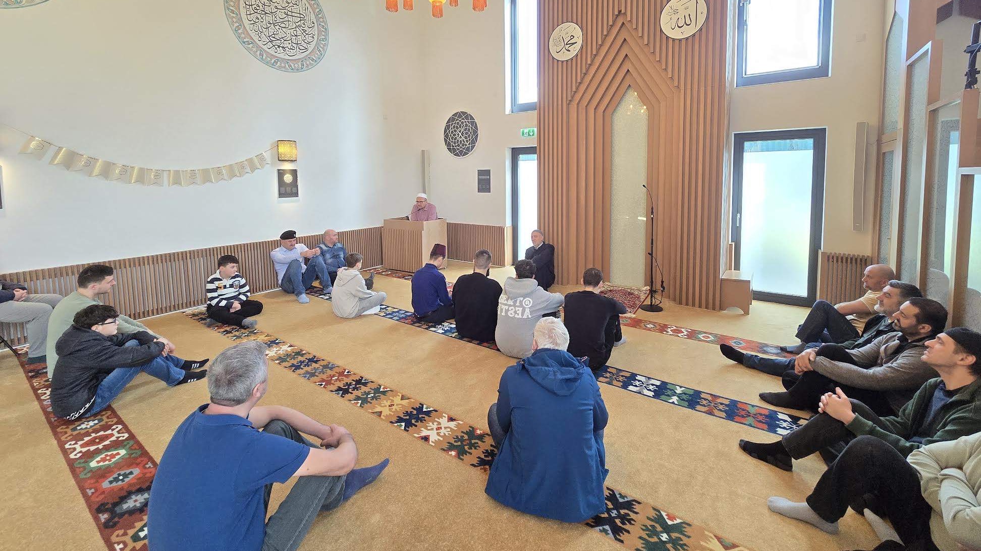 Hafiz dr. Elmir Mašić u ramazanskoj posjeti džematu Oberhausen