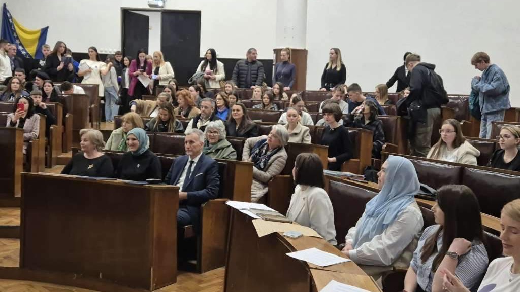 Ademović: Nezavisnost BiH je trajna obaveza i odgovornost mladih generacija