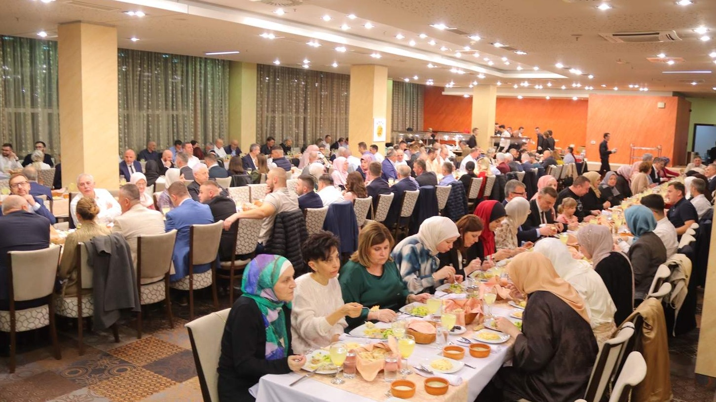Tradicionalni iftar za privrednike Muftiluka zeničkog: Međusobna podrška i humanost ključ za uspjeh