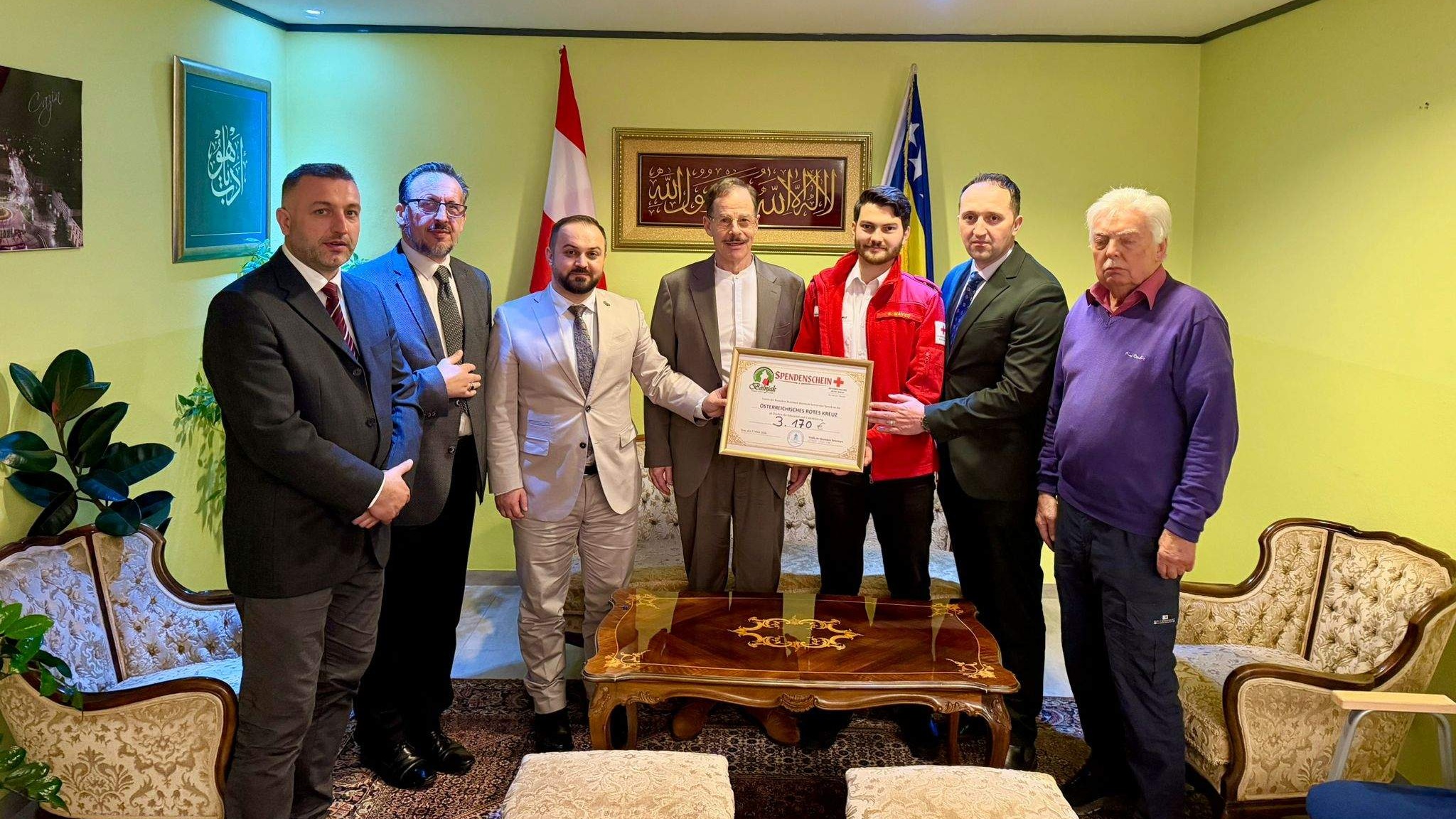 Donacija džemata Graz Crvenom križu