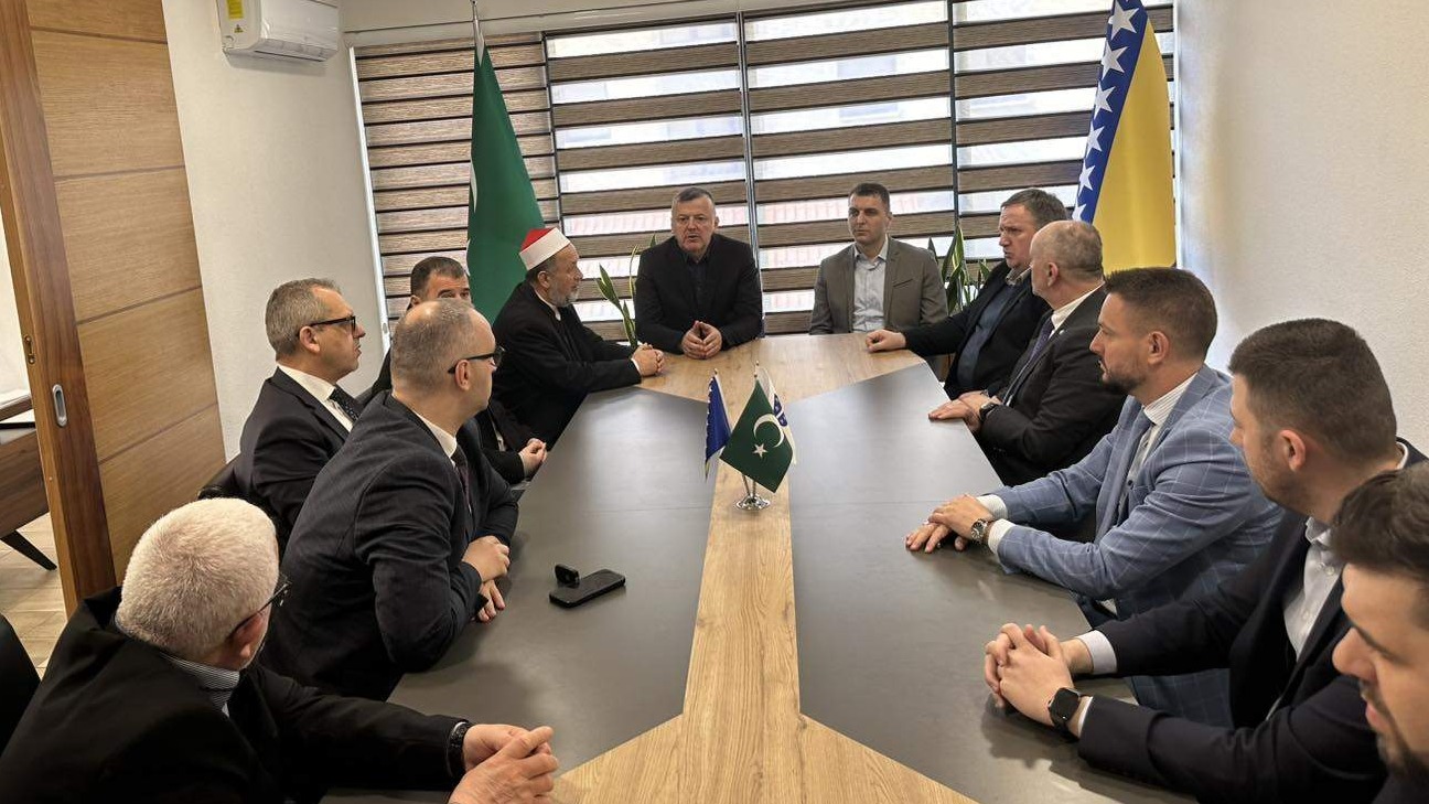 Profesori IPF-a i Medrese predvodili džuma-namaz u džematima MIZ Bihać