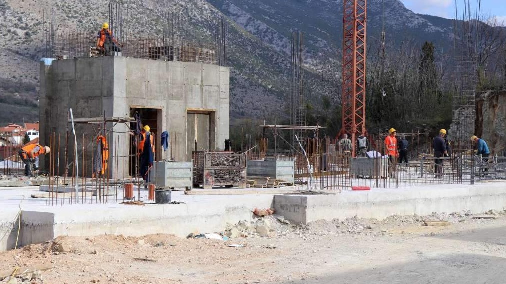 Strani radnici u BiH: Najtraženiji konobari, kuhari, čistači, tesari..